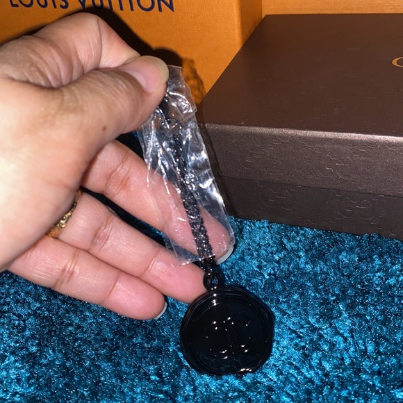 Chanel Key Ring/Charm Authentic - Picture 4 of 6